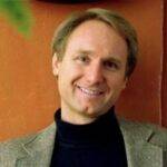 5 REASONS WHY YOU SHOULD READ DAN BROWN